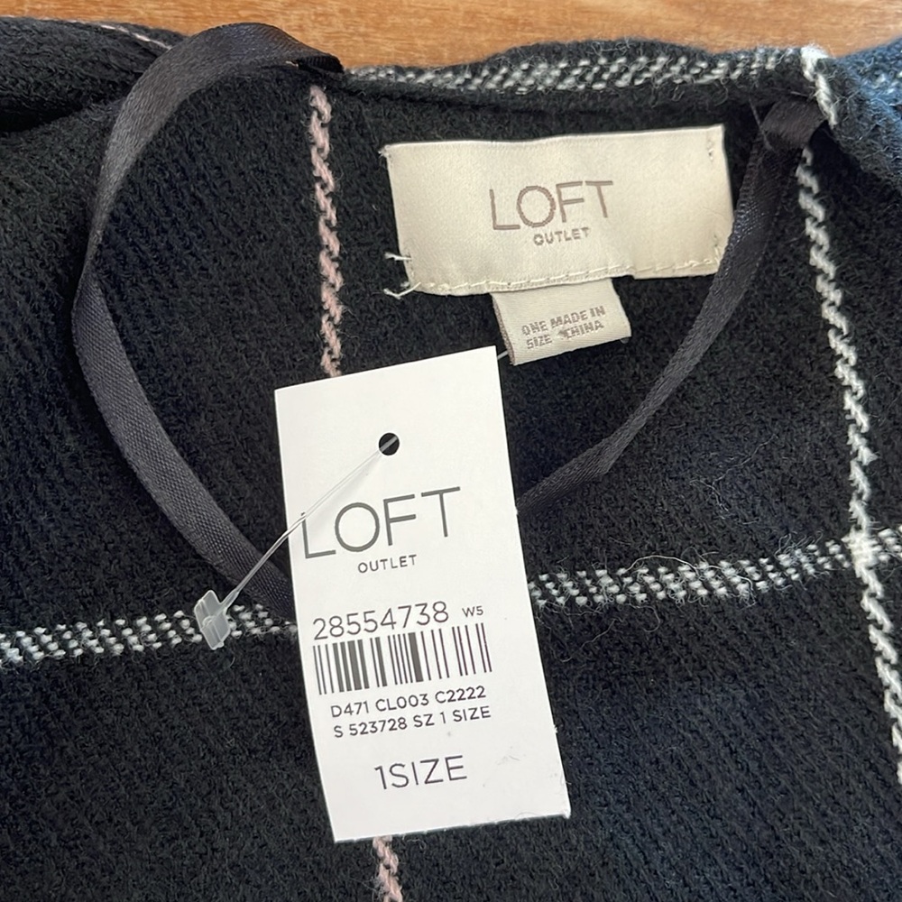 NWT Loft Plaid Black and White Wrap With Sleeves Fall Winter One Size - Picture 5 of 5